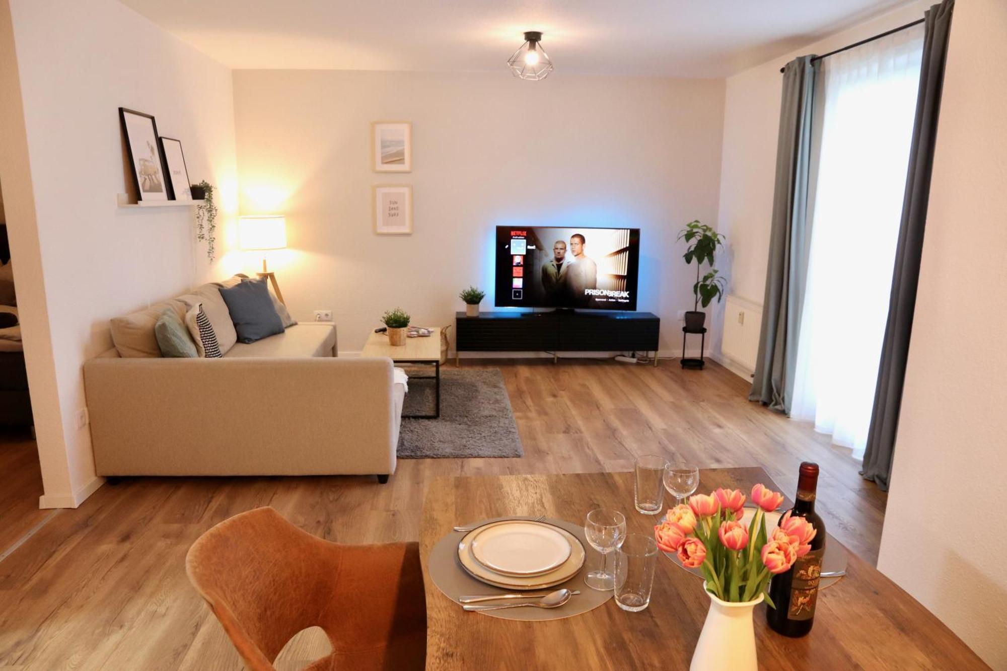 Geraeumiges 2R City-Apartment Uninaehe Mit Tv Streaming, Terrasse Magdeburg Eksteriør billede