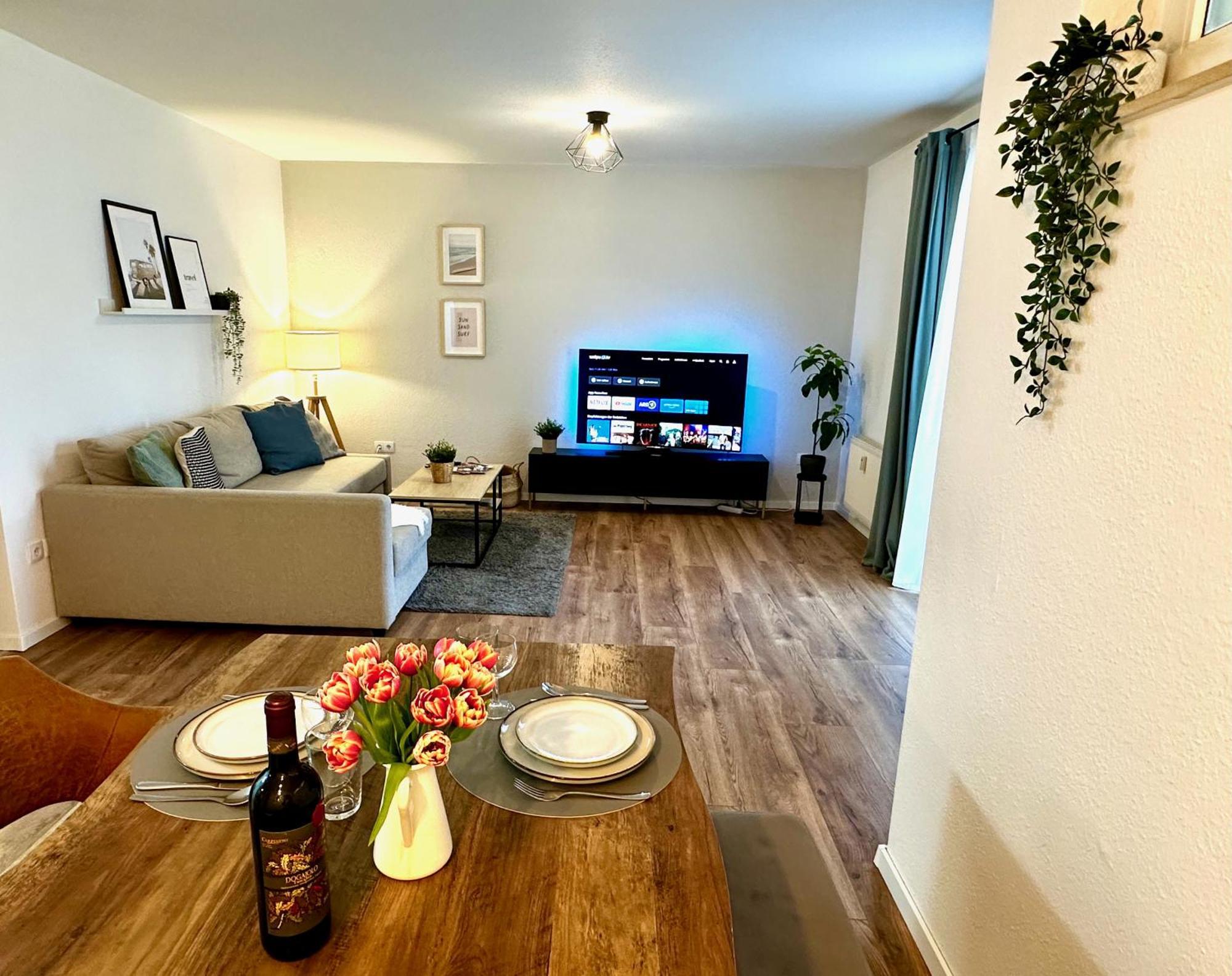 Geraeumiges 2R City-Apartment Uninaehe Mit Tv Streaming, Terrasse Magdeburg Eksteriør billede
